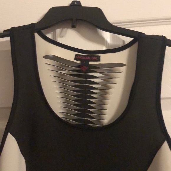 Awesome black and white dress! - Picture 2 of 3